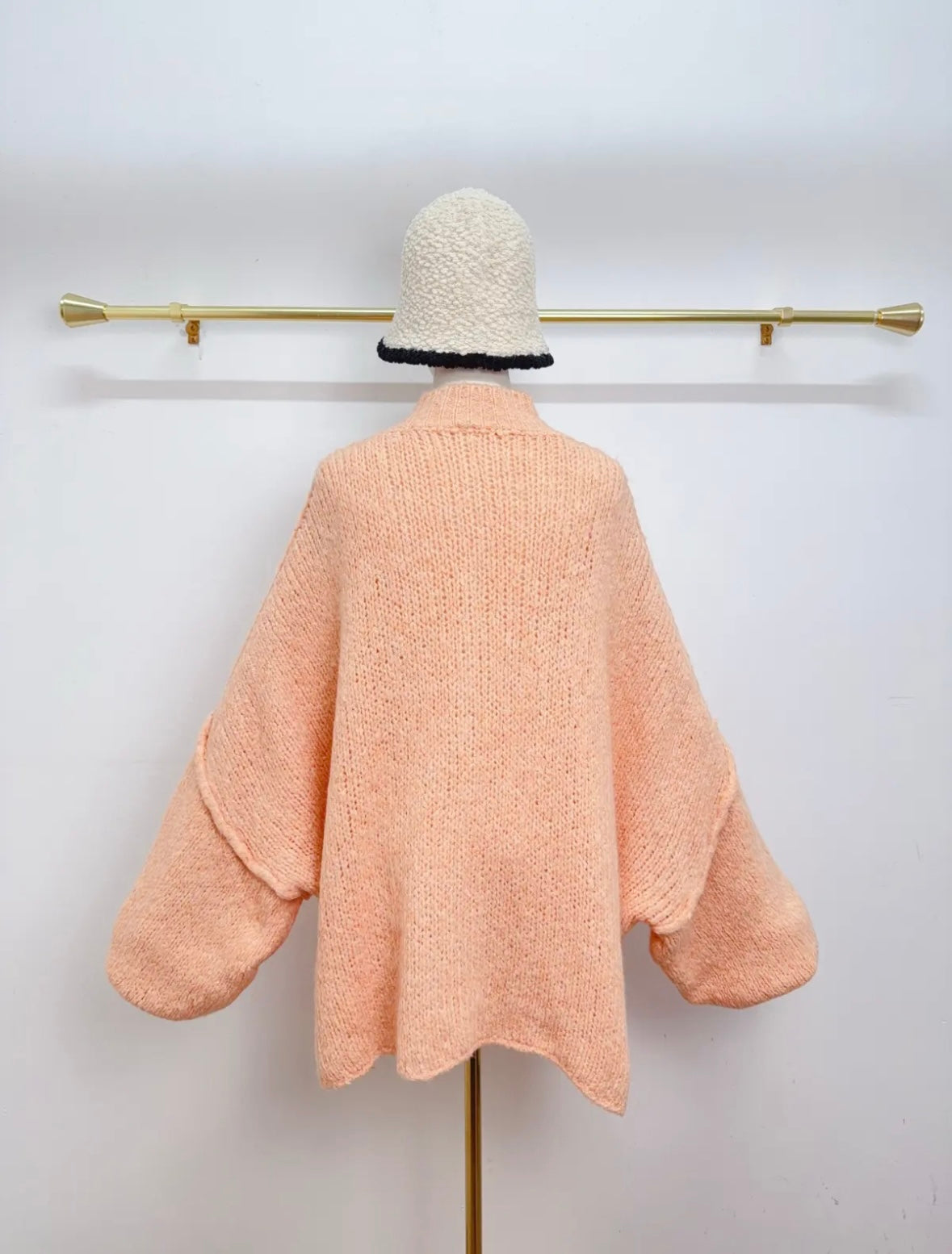 Oversize Boucle Cardigan Goldknöpfe