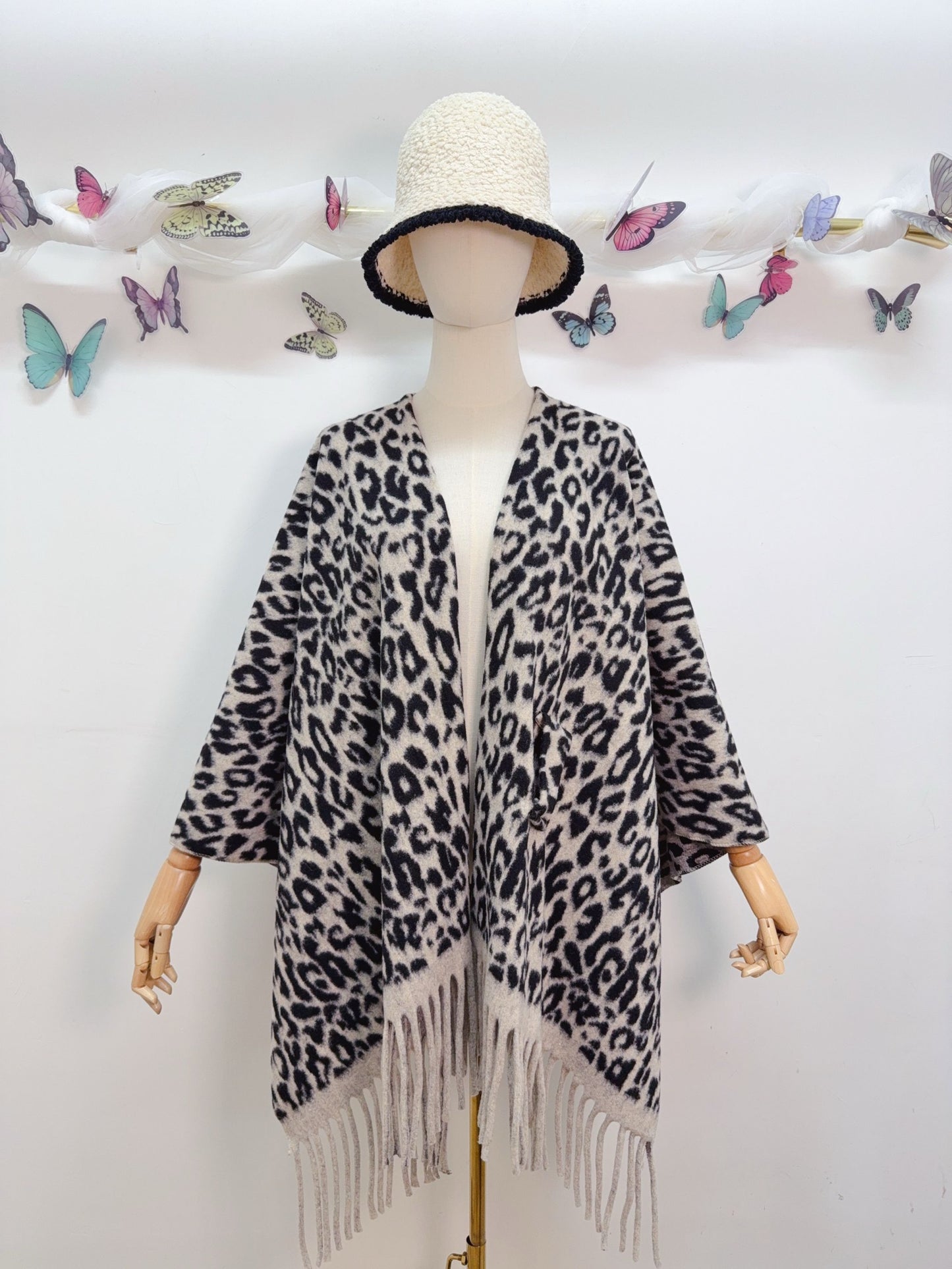 Poncho Leopard
