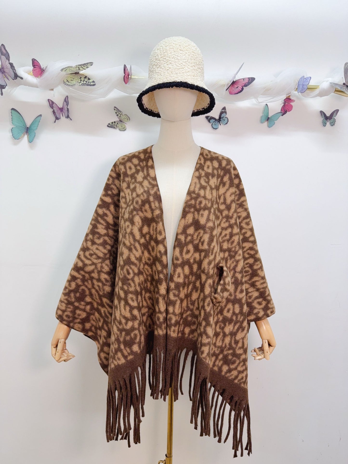 Poncho Leopard