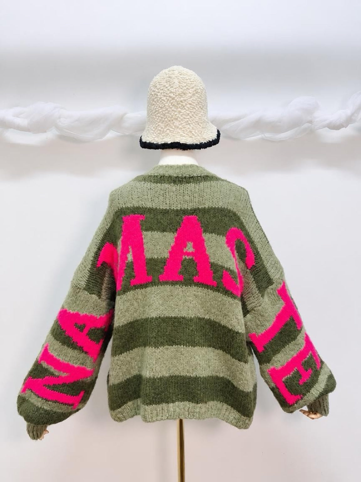 Namaste Pullover