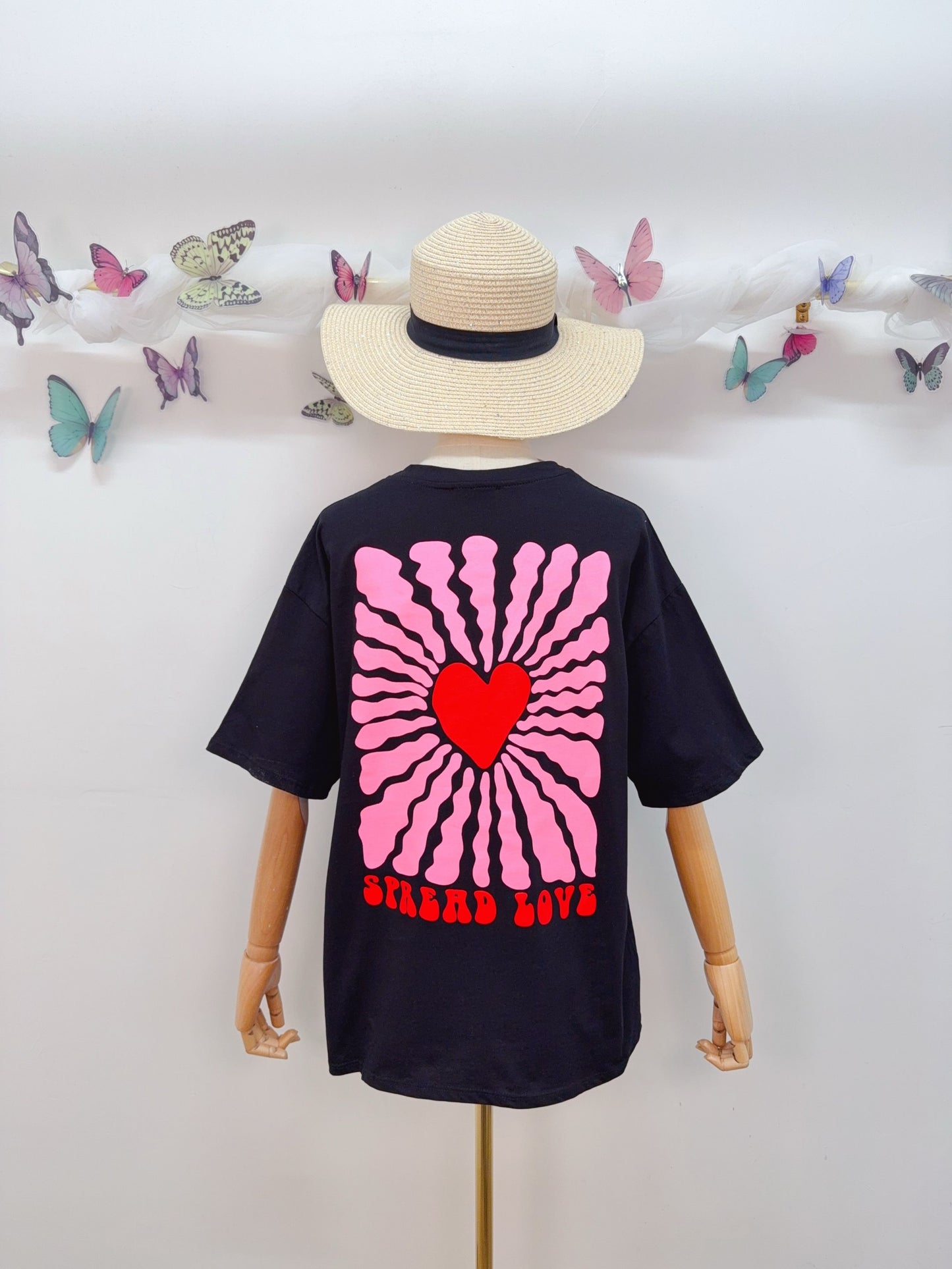 T-Shirt Spread Love