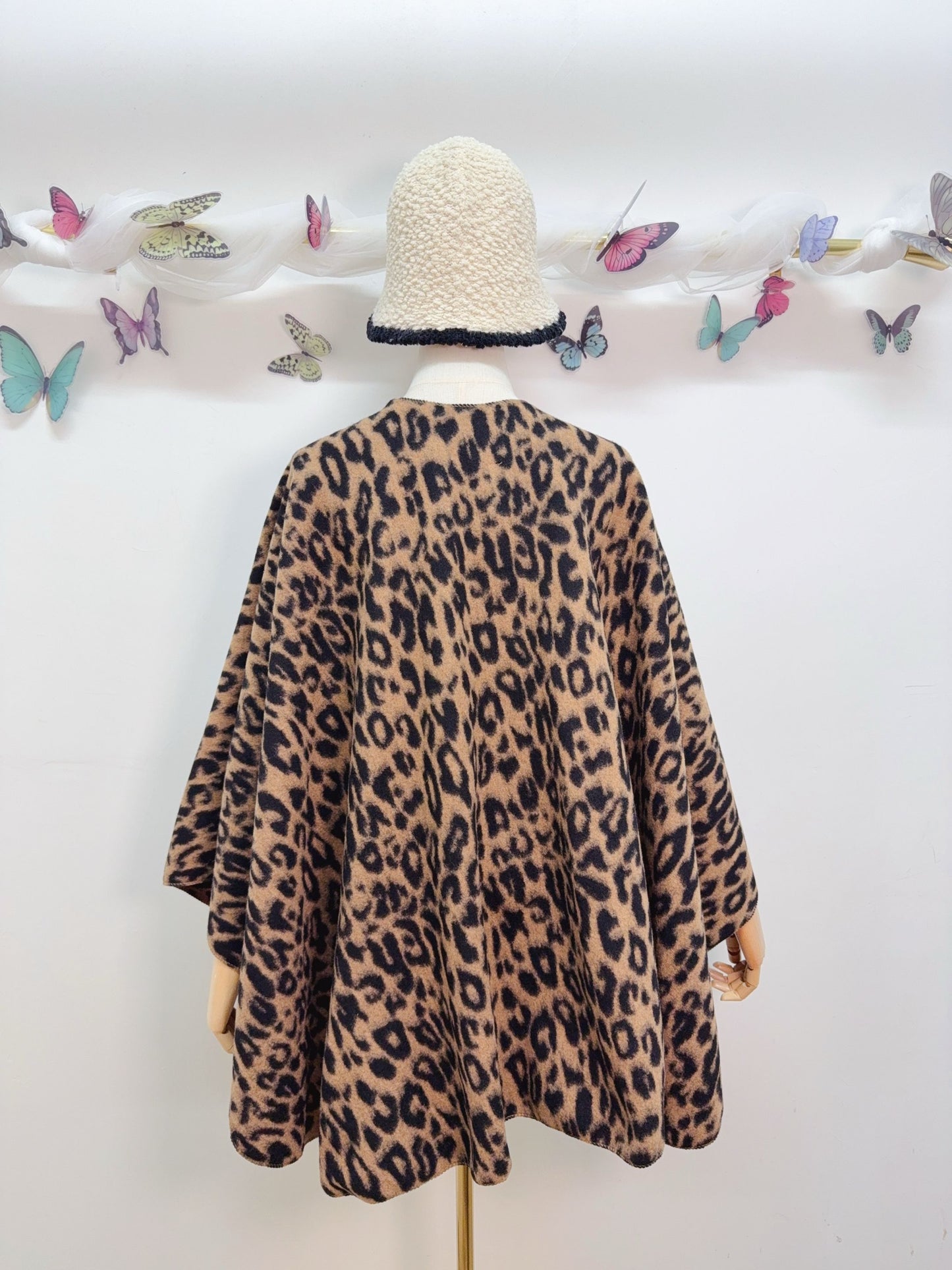 Poncho Leopard