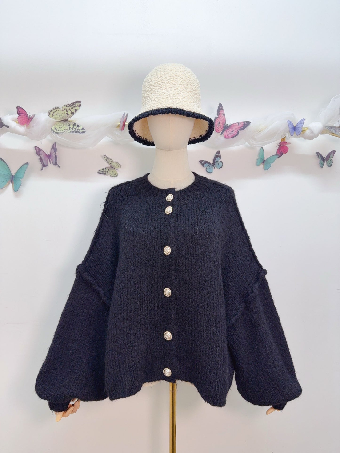 Cardigan Goldknöpfe
