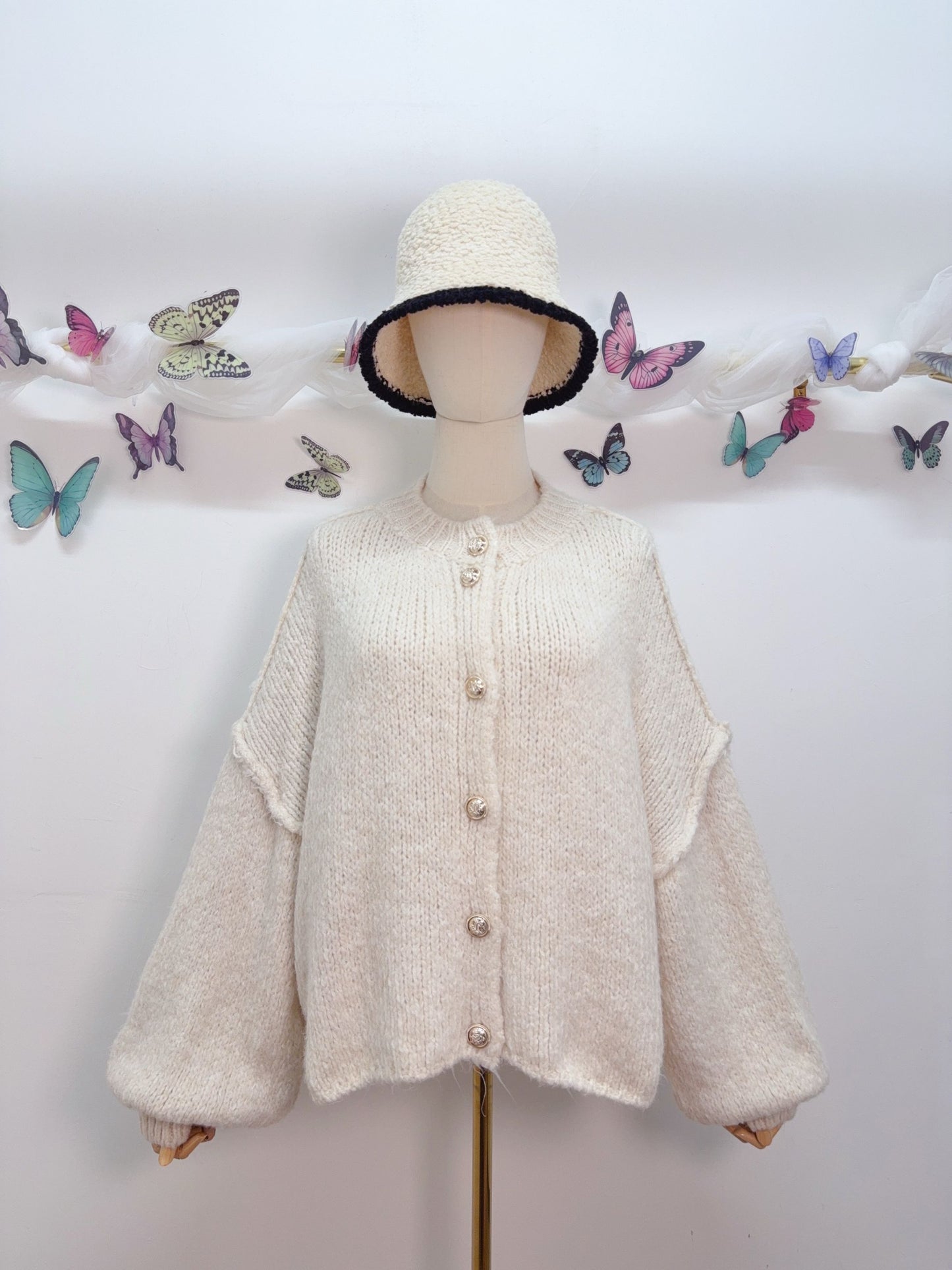 Cardigan Goldknöpfe