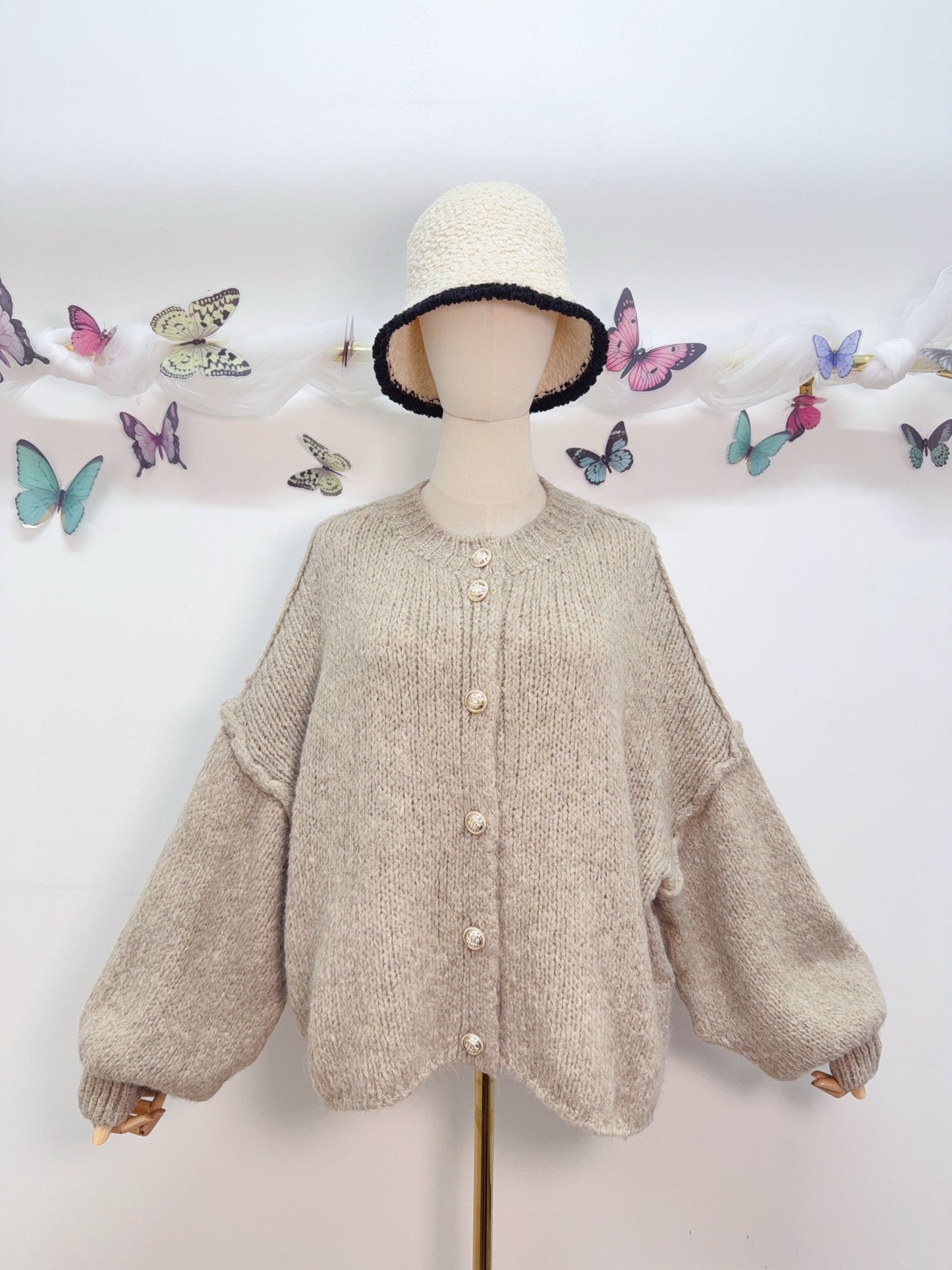 Cardigan Goldknöpfe