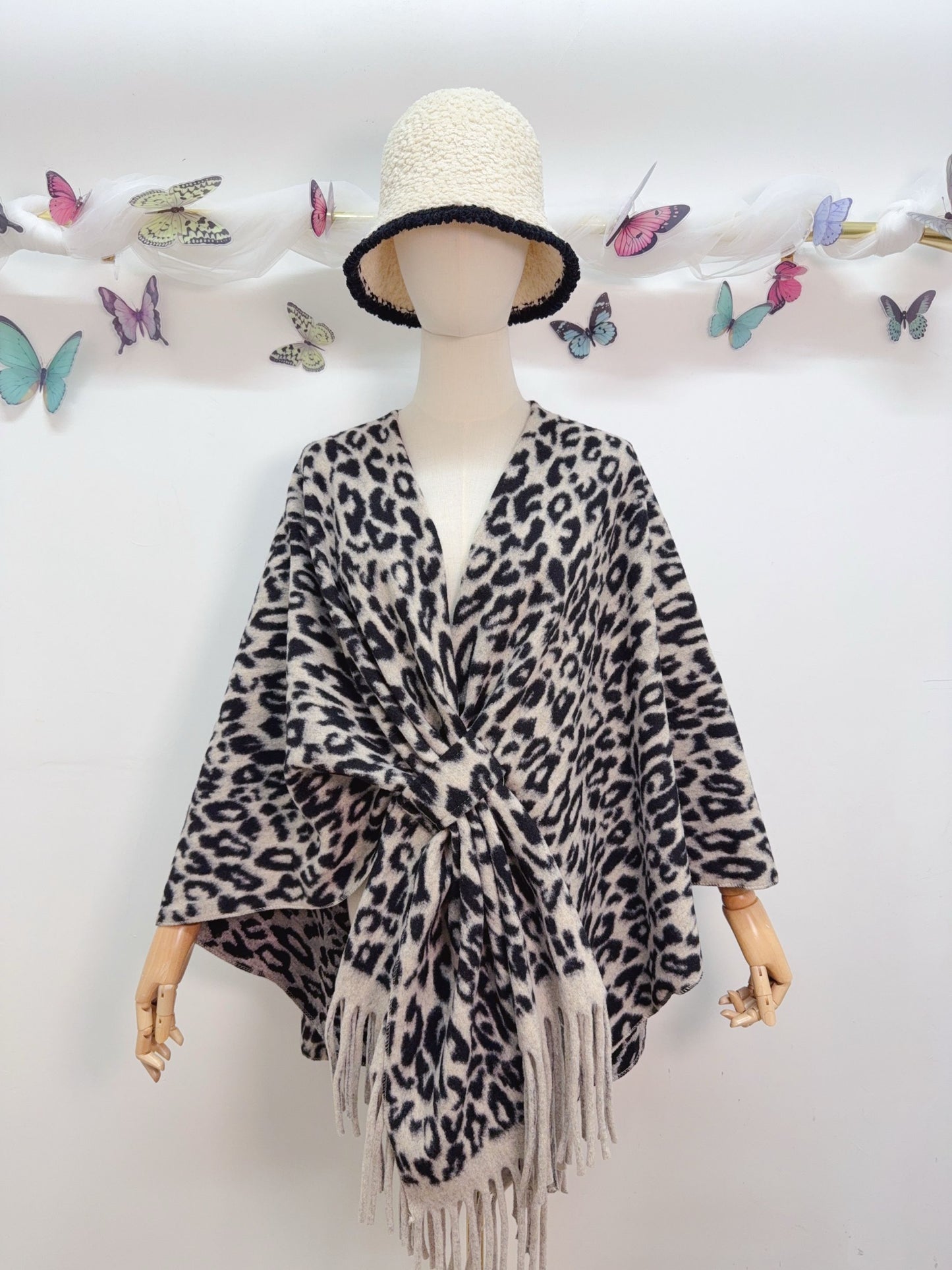 Poncho Leopard