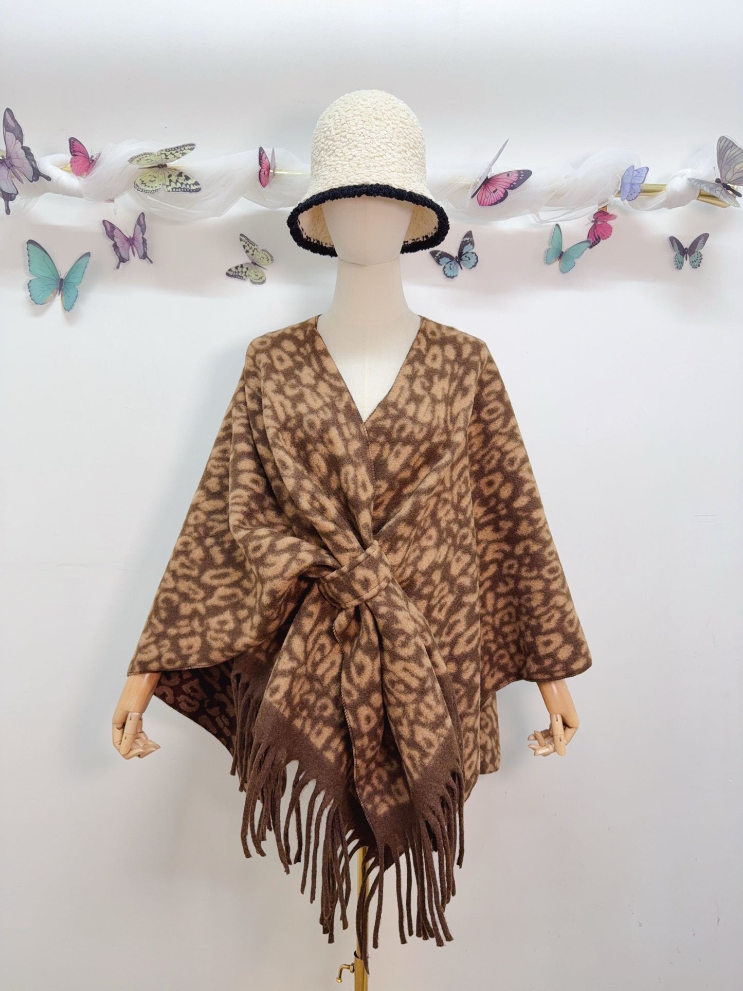 Poncho Leopard