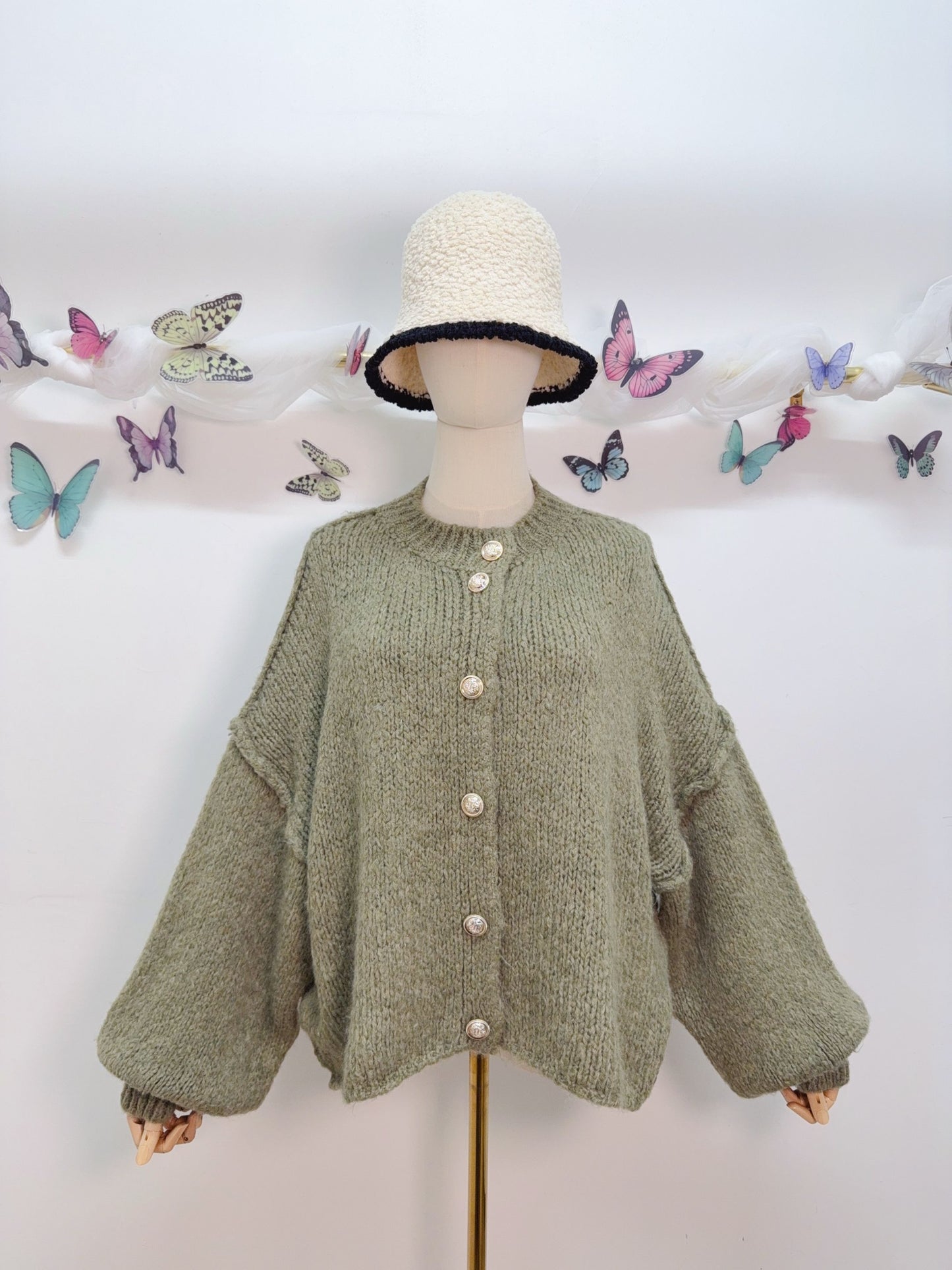 Cardigan Goldknöpfe