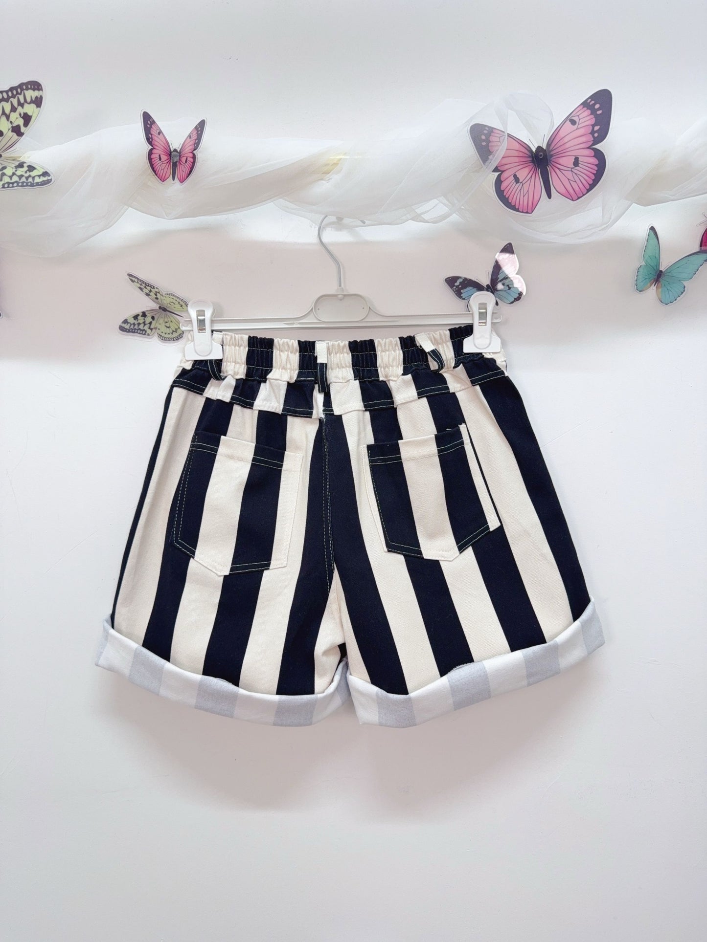 Shorts Streifen