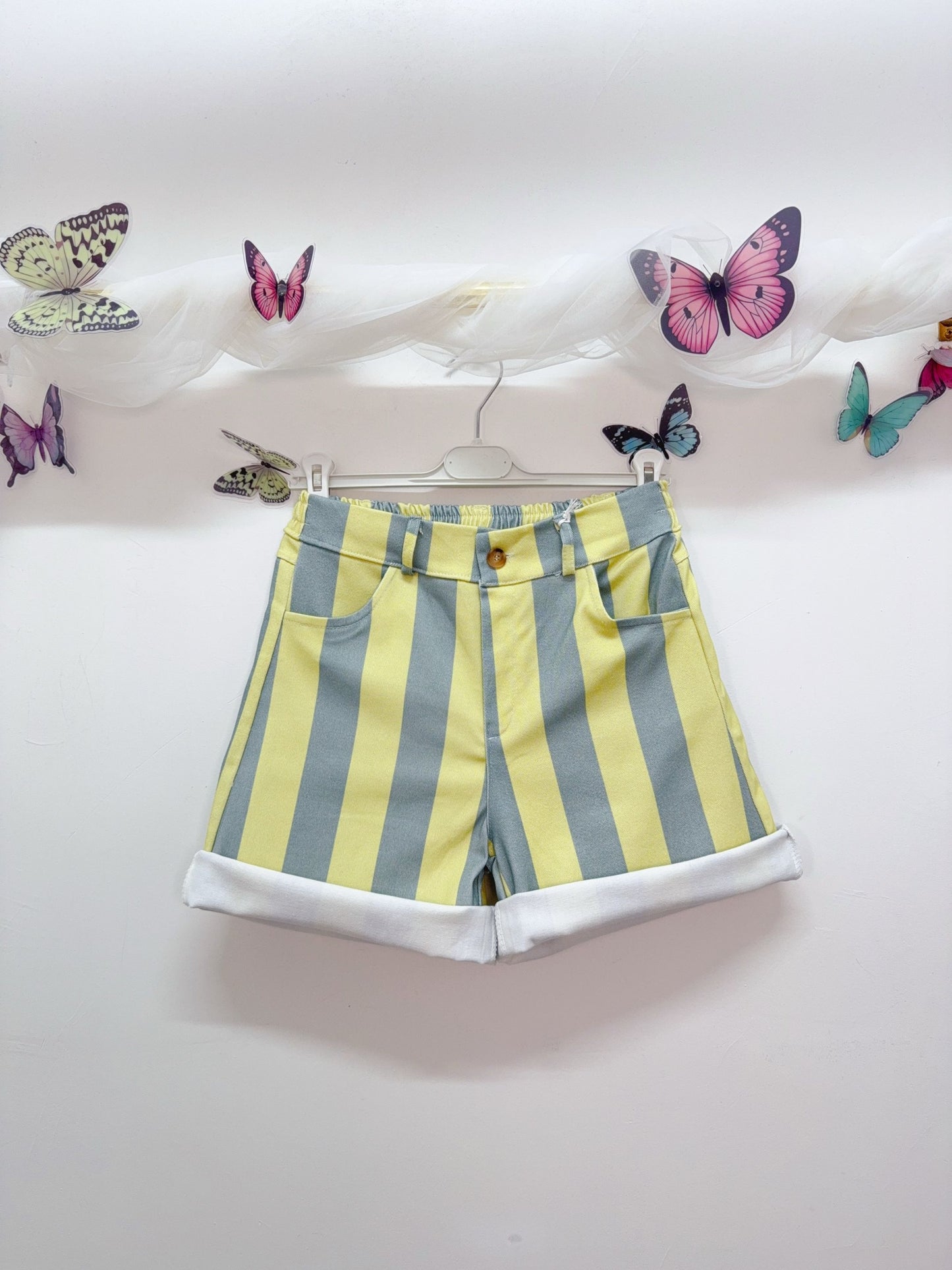 Shorts Streifen