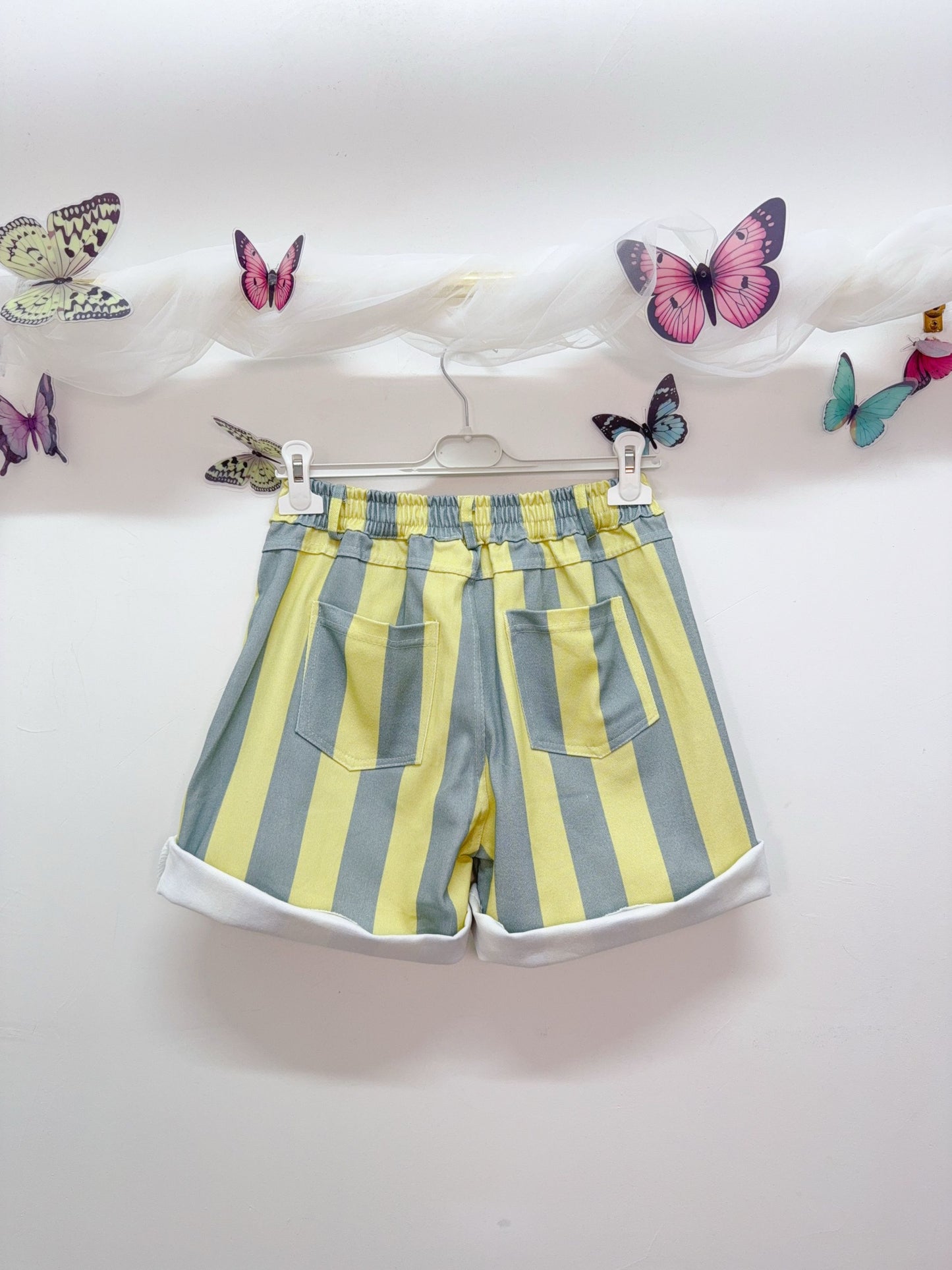 Shorts Streifen