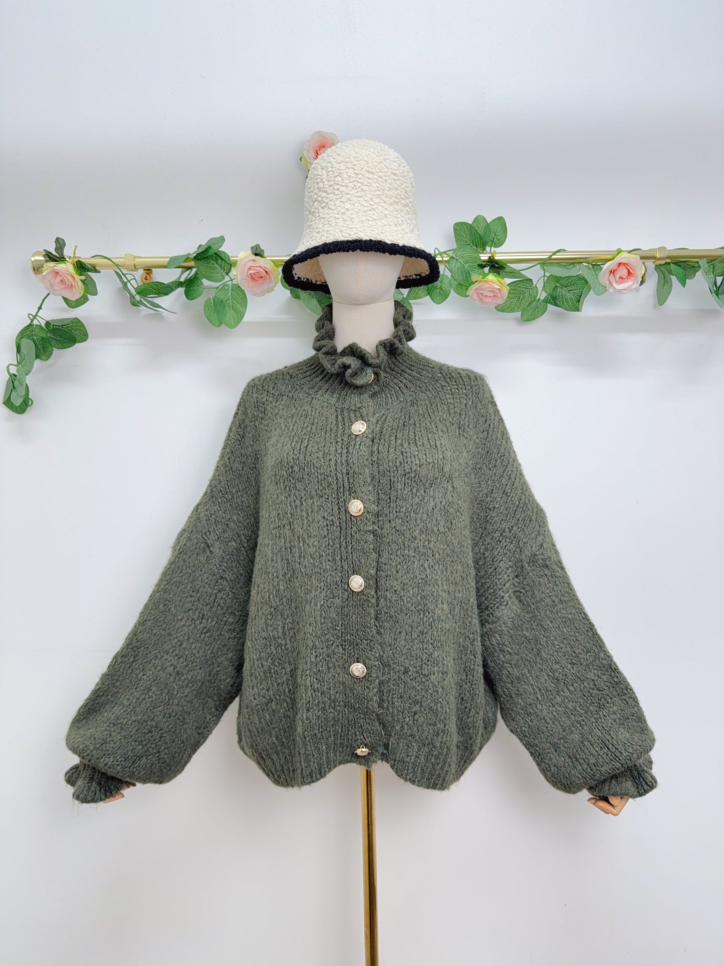 Rüschen Cardigan Goldknöpfe
