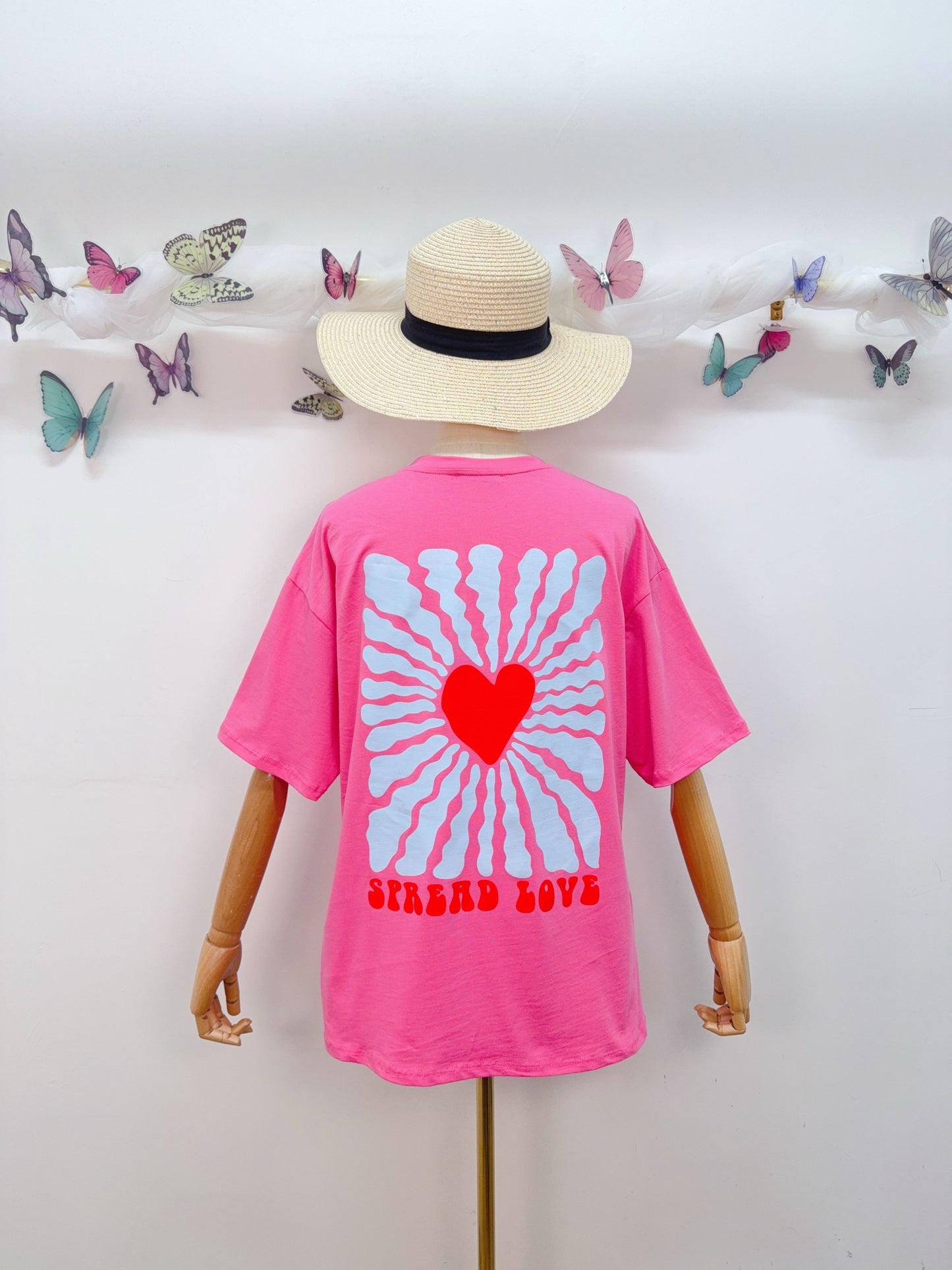 T-Shirt Spread Love
