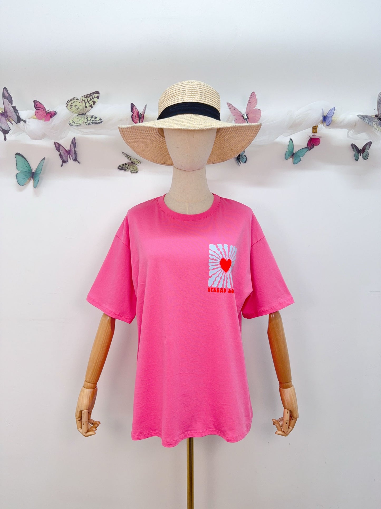 T-Shirt Spread Love